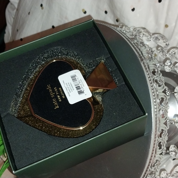 🆕kate spade/Lenox Collaboration Endearing Spade Dish in dark pink/coral - Picture 7 of 16